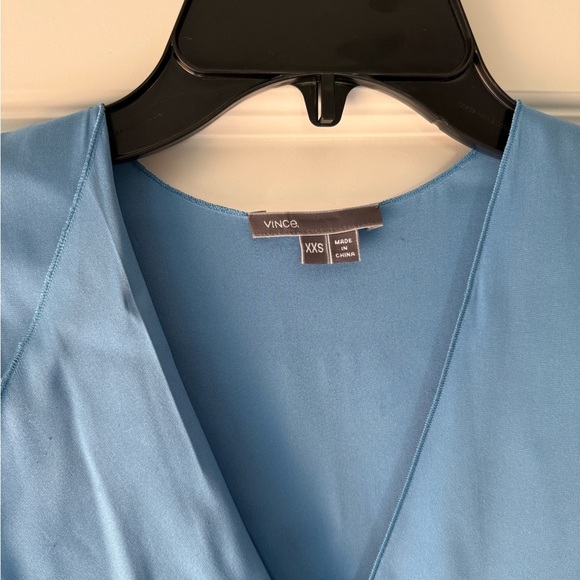 Vince Light Blue Women's Silk Blouse Size XXS - Picture 2 of 15